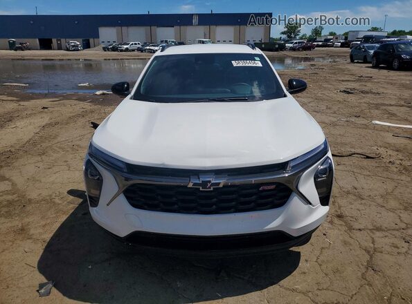 KL77LJEP7SC019080 2025 CHEVROLET TRAX Белый Вид спереди