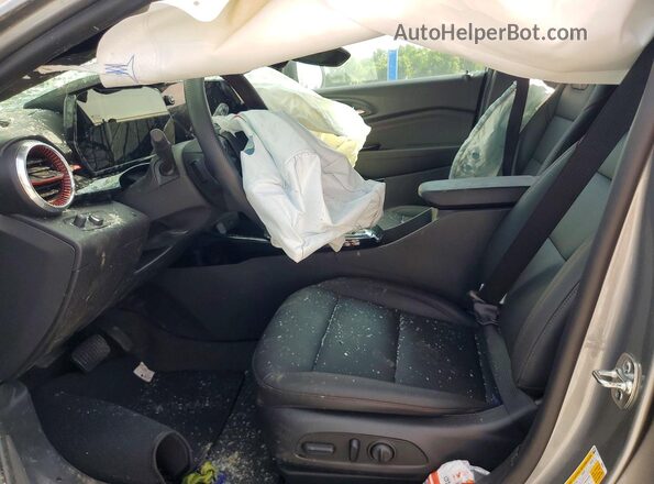 KL77LJEP7TC094623 2026 CHEVROLET TRAX Silver Սալոնի դիմացի տեսք