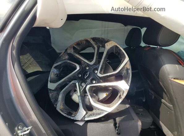 KL77LJEP7TC094623 2026 CHEVROLET TRAX Silver VIN կոդի պիտակի տեսք