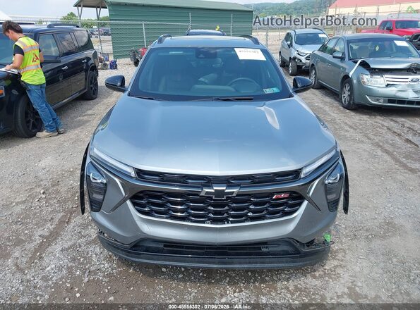 KL77LJEP8SC186029 2025 CHEVROLET TRAX Gray Вид задньої частини салону