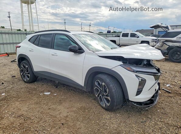KL77LJEP8SC294621 2025 CHEVROLET TRAX White Front right
