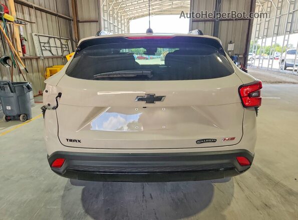 KL77LJEP8TC009689 2026 CHEVROLET TRAX Beige Widok z tyłu