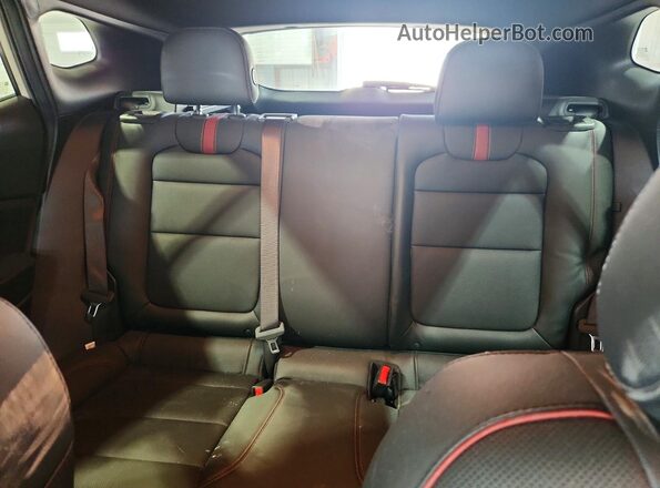 KL77LJEP8TC009689 2026 CHEVROLET TRAX Beige Widok tylnych siedzeń