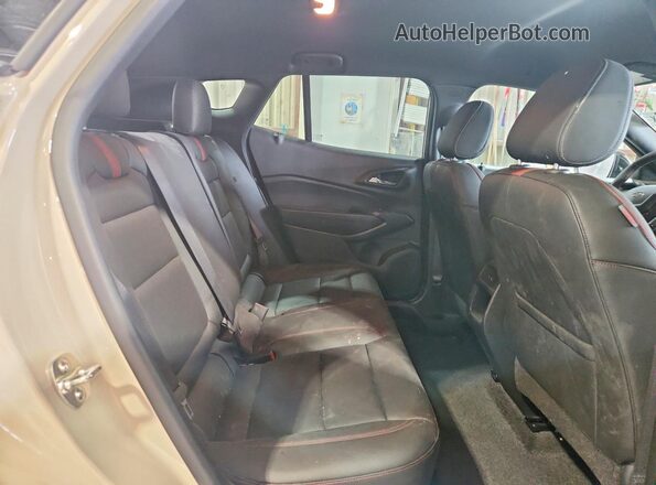KL77LJEP8TC009689 2026 CHEVROLET TRAX Beige Widok wnętrza z tyłu