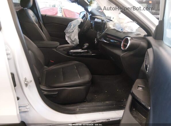 KL77LJEP9SC082262 2025 CHEVROLET TRAX White Vista interior delantera