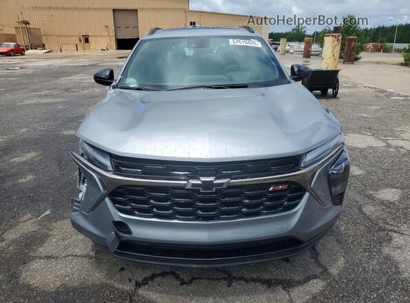 KL77LJEP9TC048467 2026 CHEVROLET TRAX Gray Vista frontal