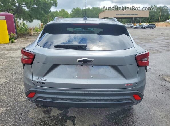 KL77LJEP9TC048467 2026 CHEVROLET TRAX Gray Vista trasera
