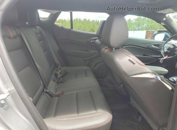 KL77LJEP9TC048467 2026 CHEVROLET TRAX Gray Vista de los asientos traseros