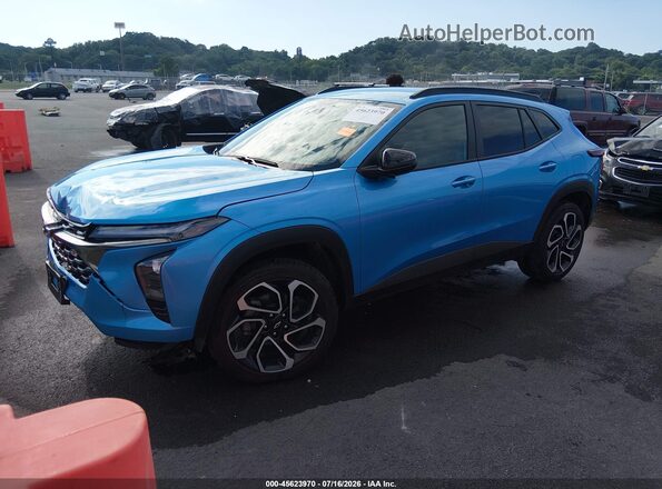 KL77LJEPXTC027756 2026 CHEVROLET TRAX Синий Передняя левая четверть