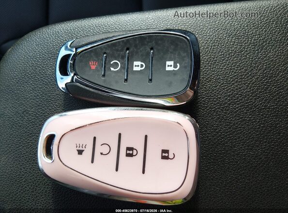 KL77LJEPXTC027756 2026 CHEVROLET TRAX Синий Вид панели приборов