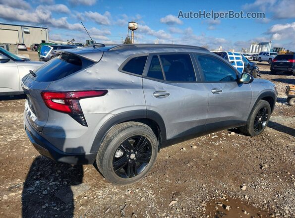 KL77LKE20RC002917 2024 CHEVROLET TRAX Silver Trasero derecho