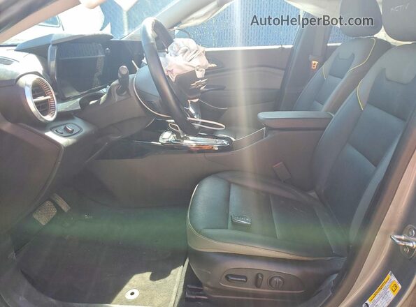 KL77LKE21RC003476 2024 CHEVROLET TRAX Gray Widok wnętrza z przodu