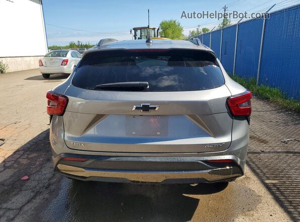 KL77LKE21RC003476 2024 CHEVROLET TRAX Gray Widok z tyłu