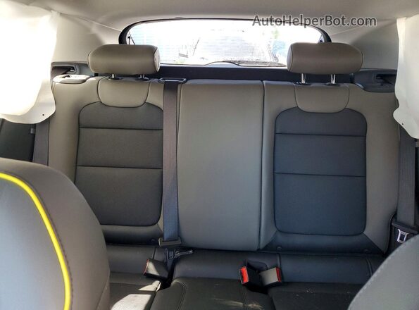KL77LKE21RC003476 2024 CHEVROLET TRAX Gray Widok tylnych siedzeń