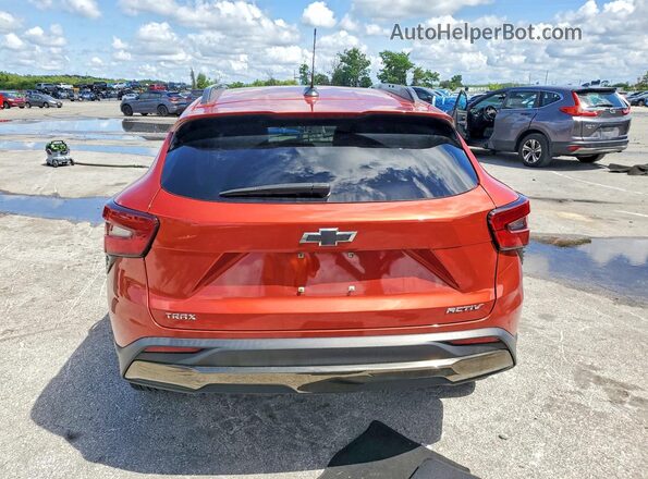 KL77LKE22RC023719 2024 CHEVROLET TRAX Orange Widok z tyłu