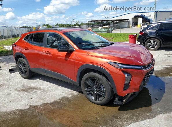 KL77LKE22RC023719 2024 CHEVROLET TRAX Orange Przód prawy