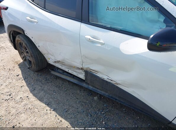 KL77LKE22RC094113 2024 CHEVROLET TRAX White Widok z przodu