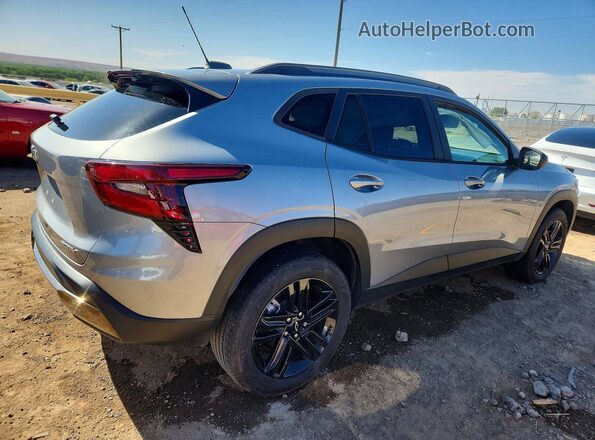KL77LKE22RC167352 2024 CHEVROLET TRAX Серебряный Задняя правая четверть