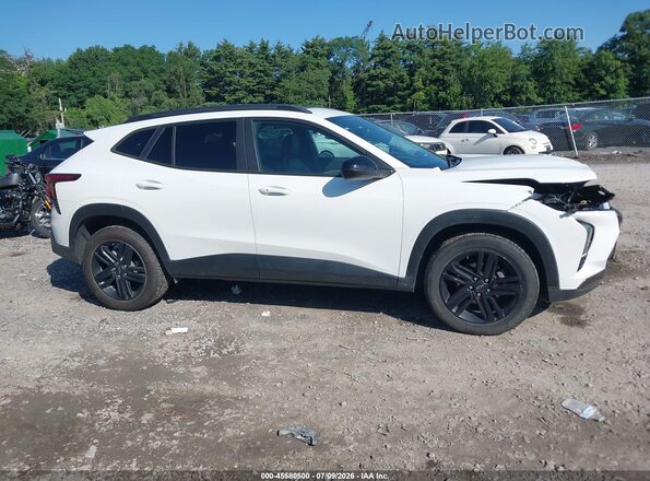 KL77LKE25RC101653 2024 CHEVROLET TRAX Белый Вид задней части салона