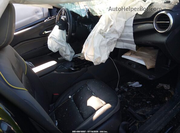KL77LKE26RC125377 2024 CHEVROLET TRAX Черный Вид салона спереди