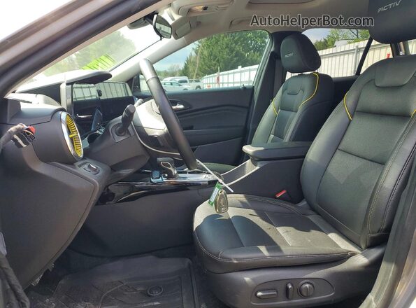 KL77LKE27RC022470 2024 CHEVROLET TRAX Серый Вид салона спереди