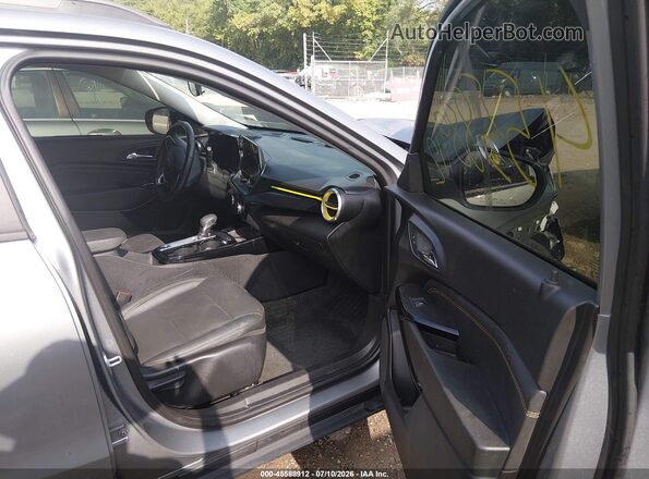 KL77LKE28RC050732 2024 CHEVROLET TRAX Silver Vista interior delantera