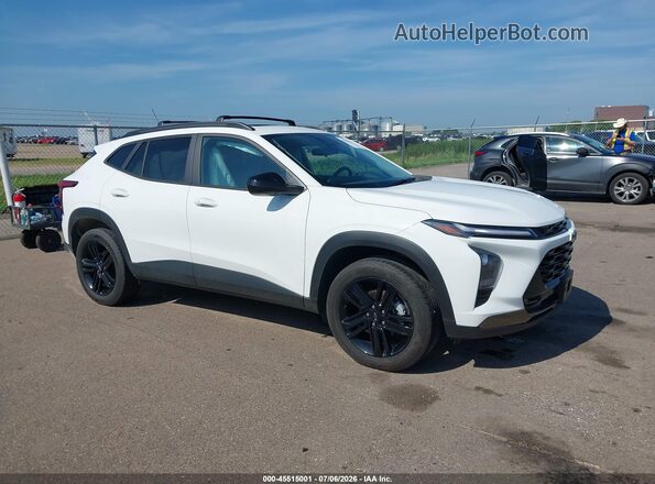 KL77LKE28RC171535 2024 CHEVROLET TRAX White Widok wnętrza z tyłu