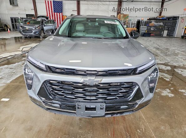 KL77LKE29RC228633 2024 CHEVROLET TRAX Silver წინა ხედი