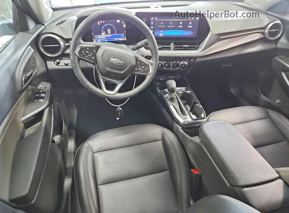 KL77LKE29RC228633 2024 CHEVROLET TRAX Silver წინა პანელის ხედი