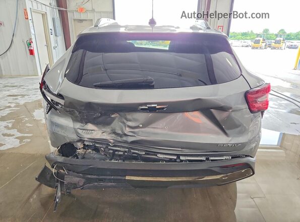 KL77LKE29RC228633 2024 CHEVROLET TRAX Silver უკანა ხედი