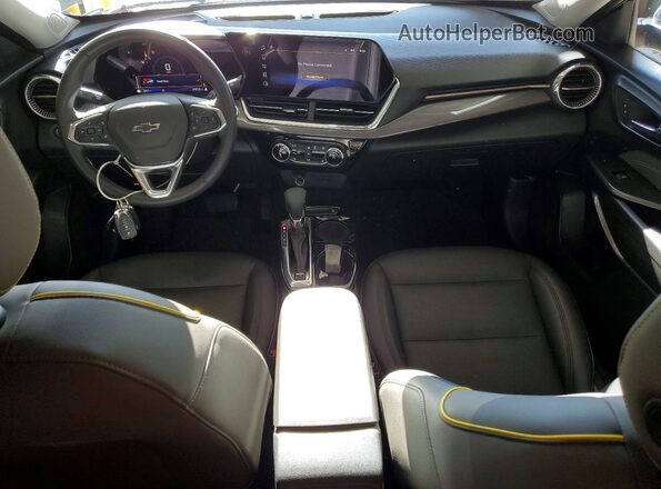 KL77LKE2XRC161704 2024 CHEVROLET TRAX Burgundy წინა პანელის ხედი