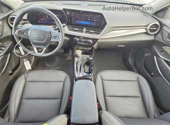 KL77LKEP0SC029987 2025 CHEVROLET TRAX White Вид панелі приладів