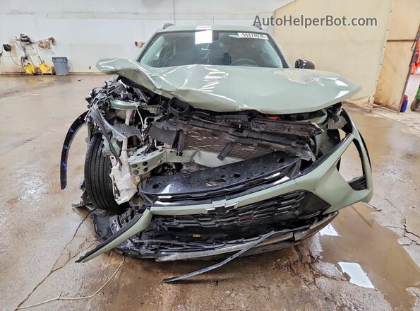 KL77LKEP0SC143178 2025 CHEVROLET TRAX Green Դիմացի տեսք