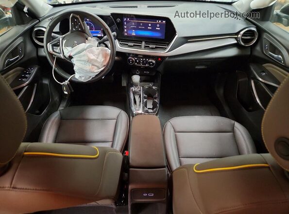 KL77LKEP0SC143178 2025 CHEVROLET TRAX Green Առջևի վահանակի տեսք