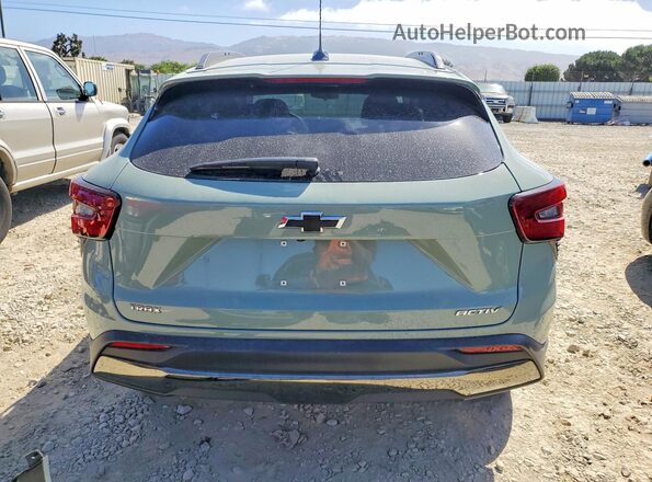 KL77LKEP0SC340190 2025 CHEVROLET TRAX Green Widok z tyłu