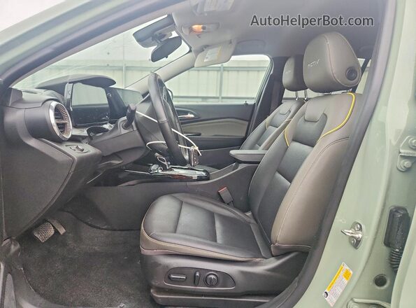 KL77LKEP0TC009210 2026 CHEVROLET TRAX Желто-коричневый Вид салона спереди