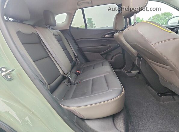 KL77LKEP0TC009210 2026 CHEVROLET TRAX Желто-коричневый Вид задних сидений