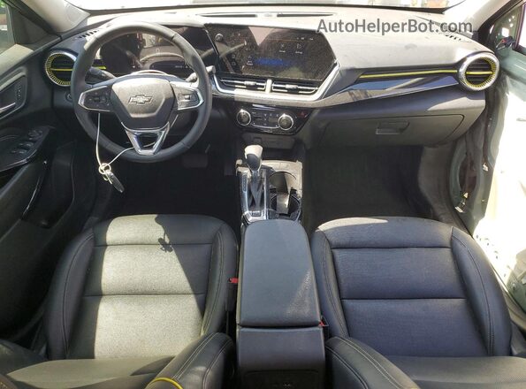 KL77LKEP1SC178215 2025 CHEVROLET TRAX Teal Vista del salpicadero