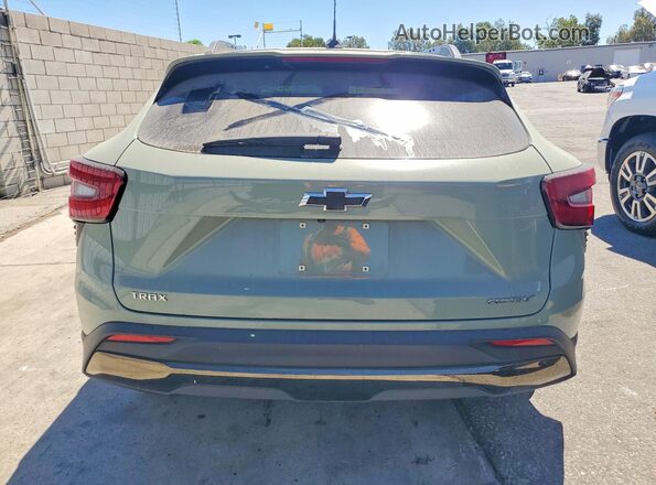 KL77LKEP2SC061243 2025 CHEVROLET TRAX Green Հետևի տեսք
