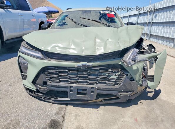 KL77LKEP2SC061243 2025 CHEVROLET TRAX Green Դիմացի տեսք