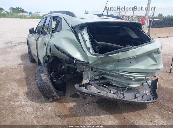 KL77LKEP4SC003120 2025 CHEVROLET TRAX Green Вид спереду