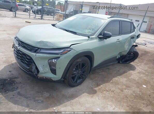 KL77LKEP4SC003120 2025 CHEVROLET TRAX Green Передня ліва чверть