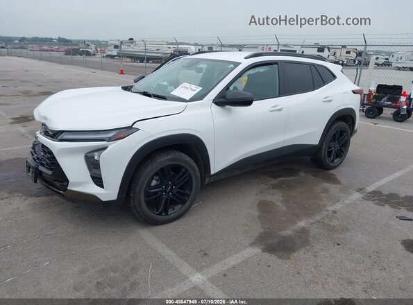 KL77LKEP4SC060465 2025 CHEVROLET TRAX Белый Передняя левая четверть
