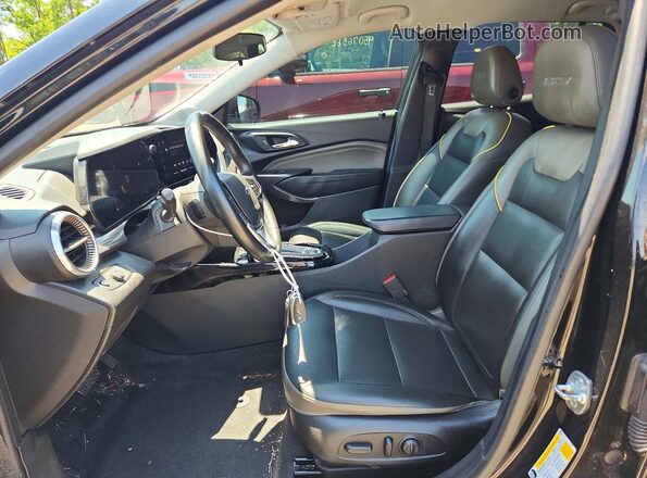 KL77LKEP4SC070784 2025 CHEVROLET TRAX Black Front interior view