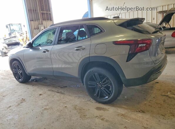 KL77LKEP5SC066307 2025 CHEVROLET TRAX Серебряный Задняя левая четверть