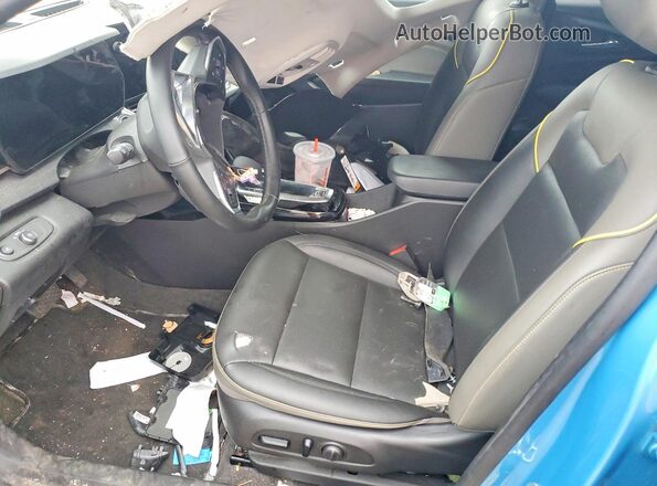 KL77LKEP5SC080496 2025 CHEVROLET TRAX Blue Вид салону спереду