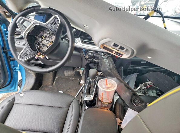 KL77LKEP5SC080496 2025 CHEVROLET TRAX Blue Вид панелі приладів