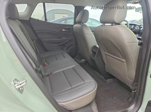 KL77LKEP5SC341223 2025 CHEVROLET TRAX Green უკანა სავარძლების ხედი