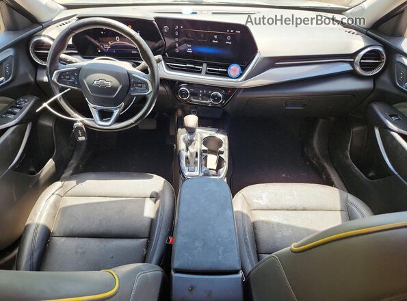 KL77LKEP6SC053288 2025 CHEVROLET TRAX Charcoal Առջևի վահանակի տեսք