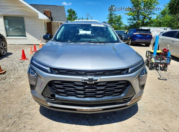 KL77LKEP6SC053288 2025 CHEVROLET TRAX Charcoal Դիմացի տեսք